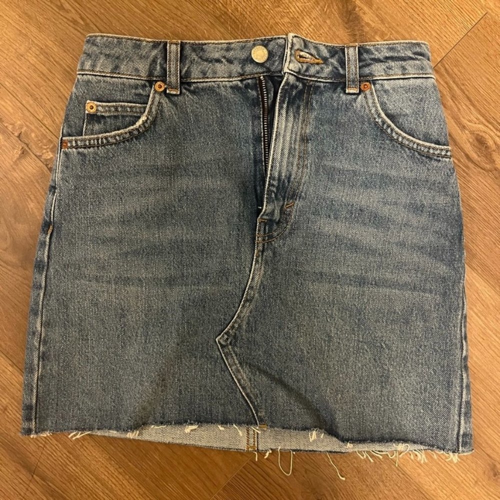TOPSHOP - Blue Denim Skirt, US size 2, BNWT
